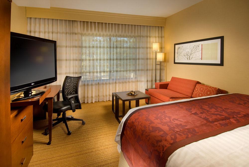คอร์ตยาร์ด ไทเลอร์ Hotel ภายนอก รูปภาพ