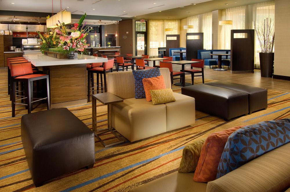 คอร์ตยาร์ด ไทเลอร์ Hotel ภายนอก รูปภาพ