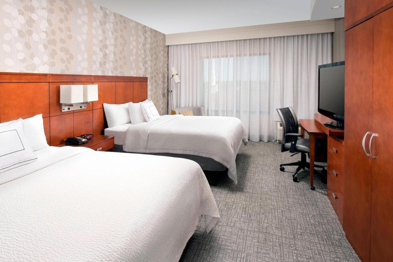 คอร์ตยาร์ด ไทเลอร์ Hotel ภายนอก รูปภาพ
