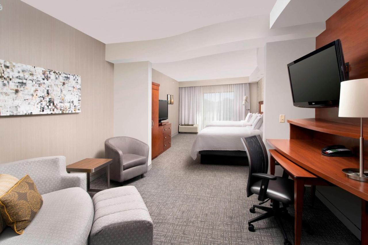 คอร์ตยาร์ด ไทเลอร์ Hotel ภายนอก รูปภาพ