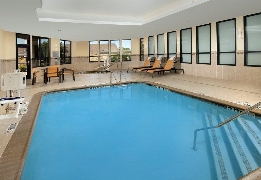 คอร์ตยาร์ด ไทเลอร์ Hotel ภายนอก รูปภาพ
