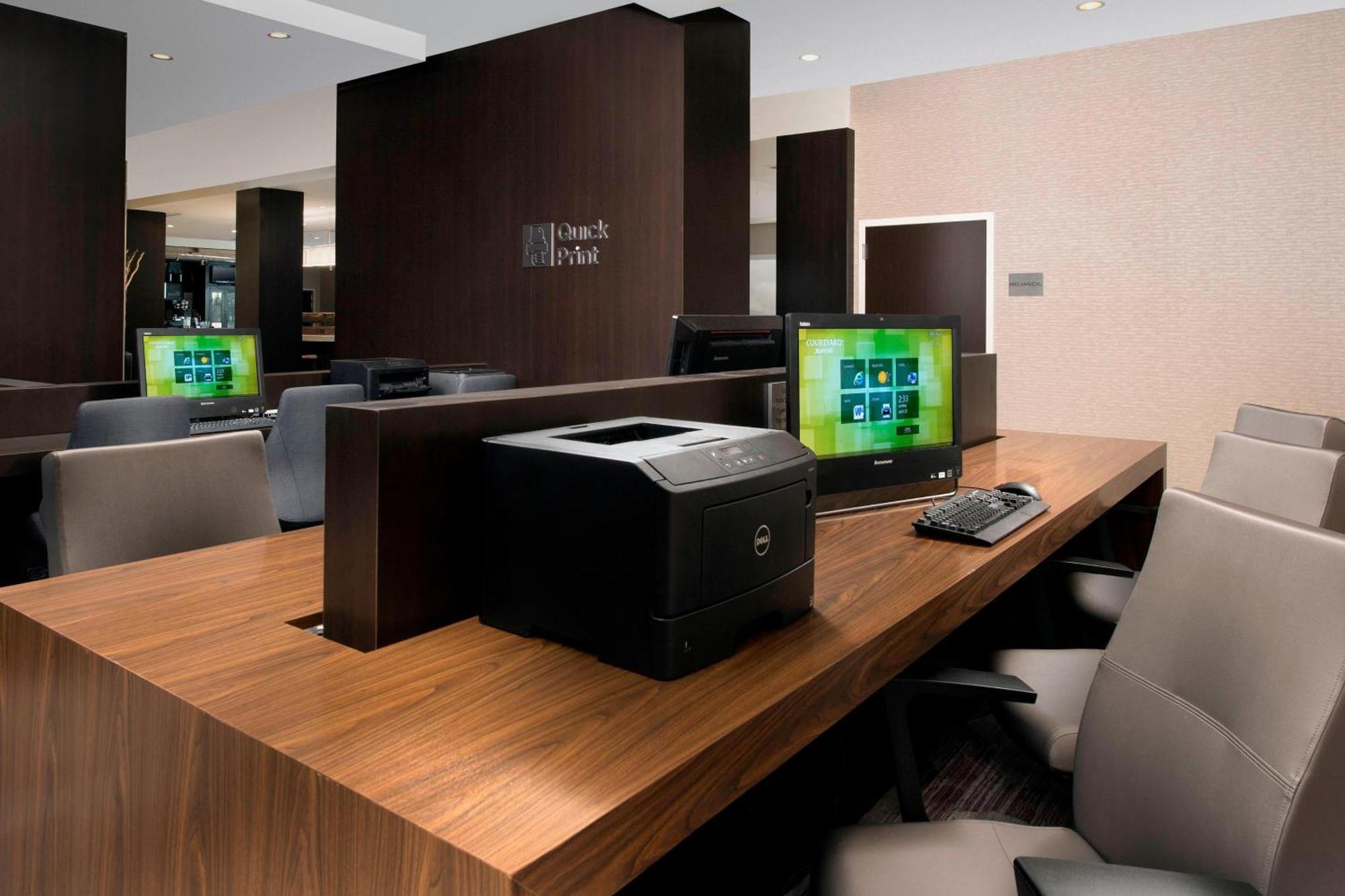 คอร์ตยาร์ด ไทเลอร์ Hotel ภายนอก รูปภาพ
